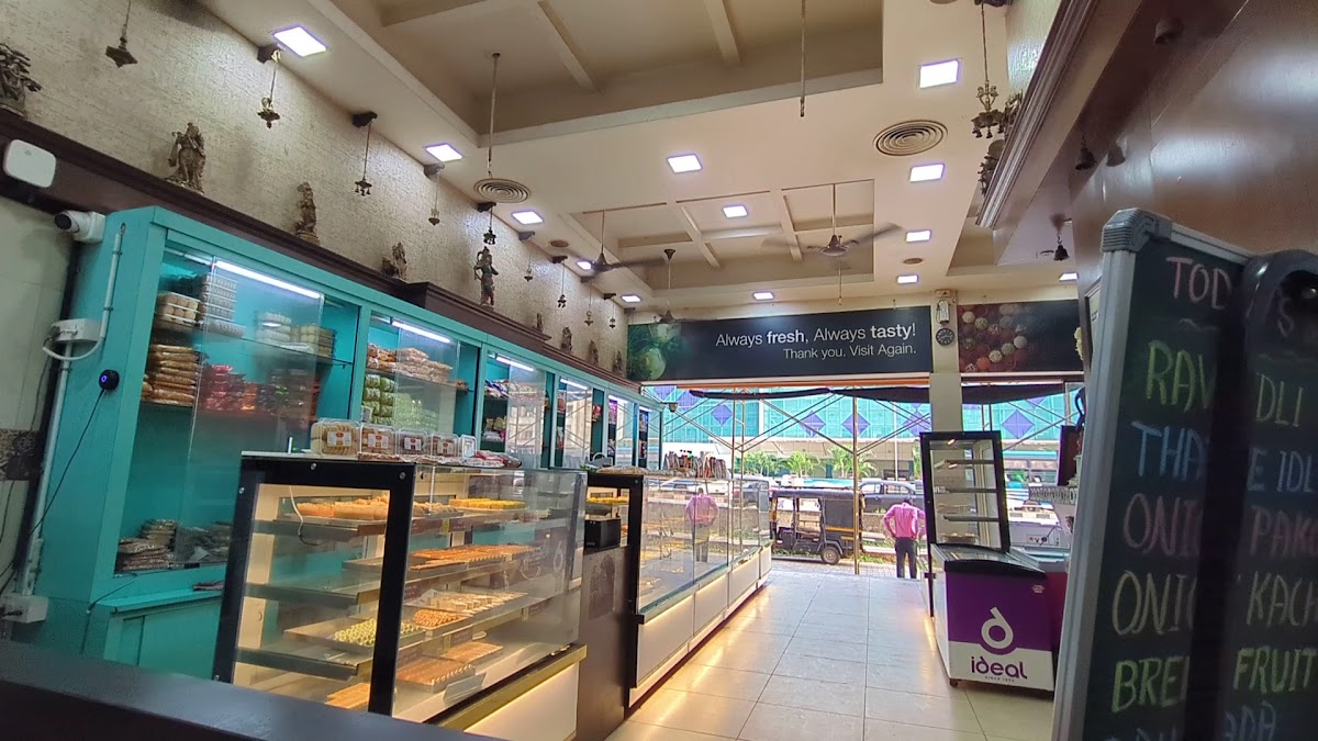 Pai Tiffins-3