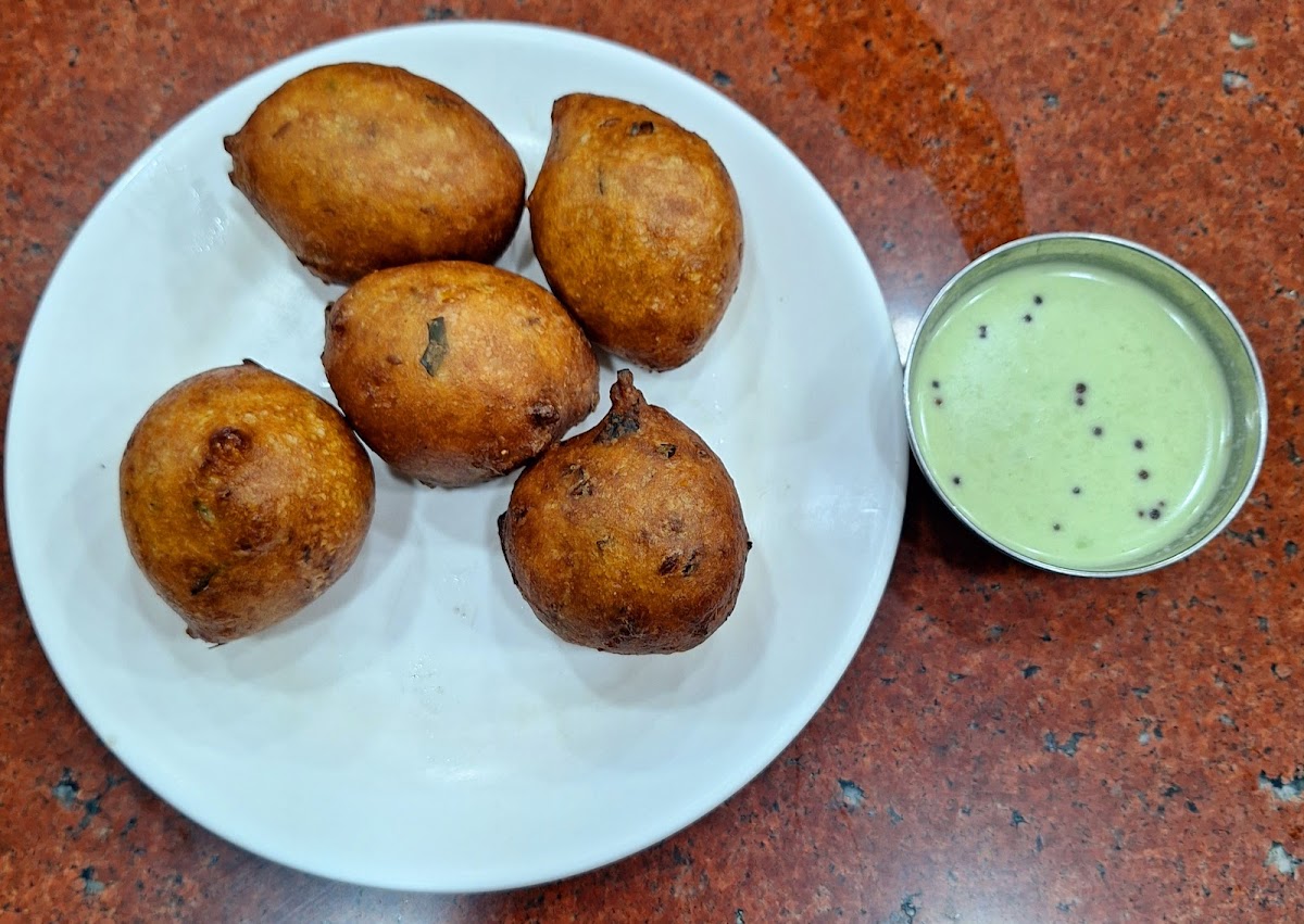 Pai Tiffins-9