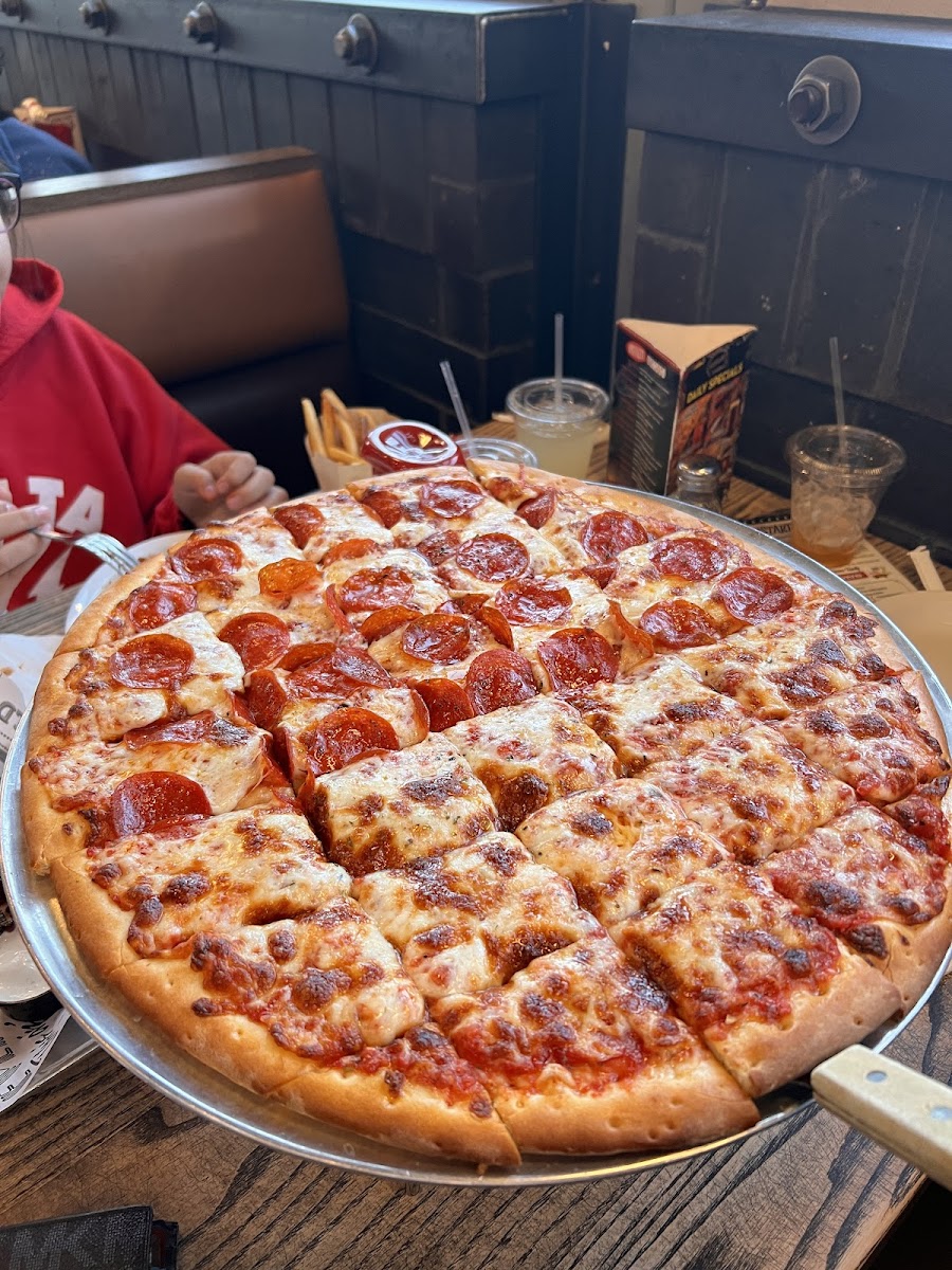 Paisans Pizza-3