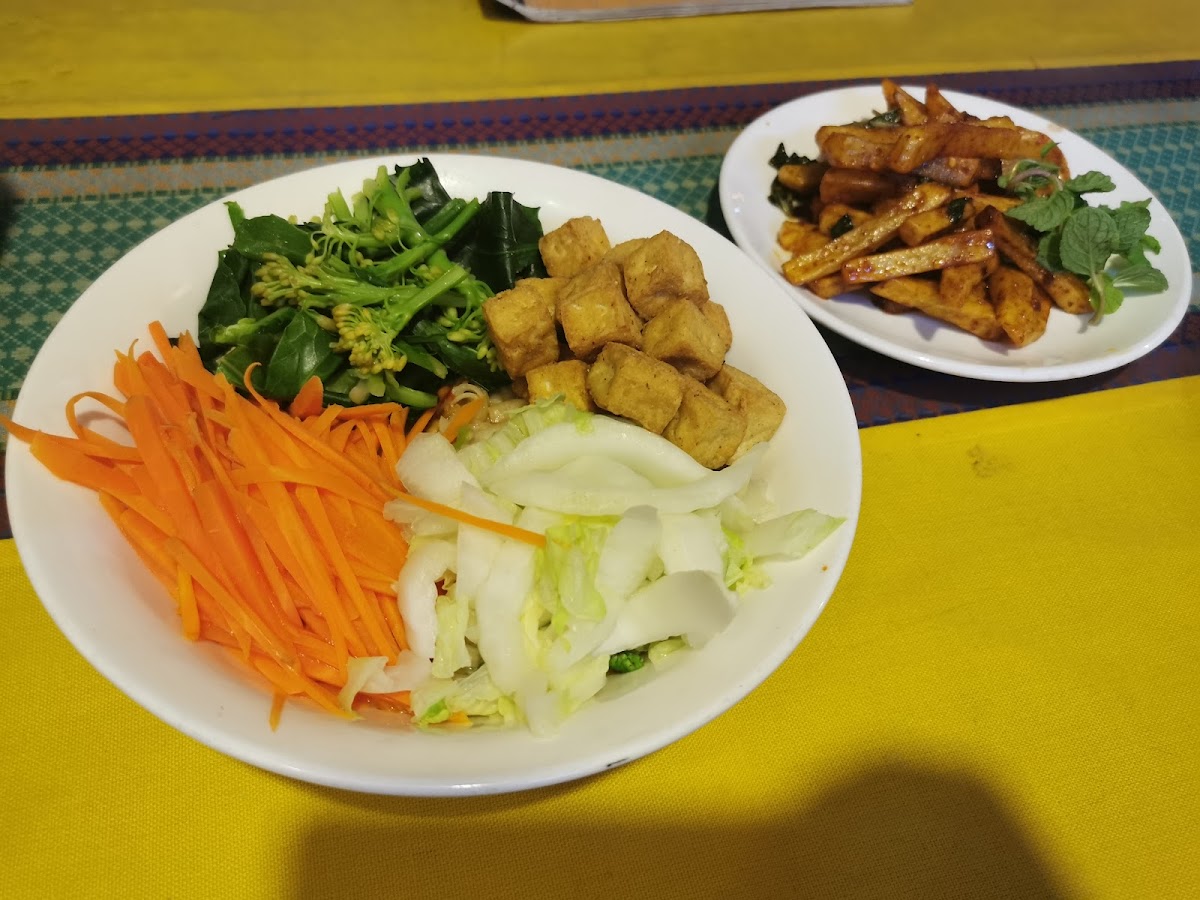 Pan Cherry Noodle House & Cafe-10