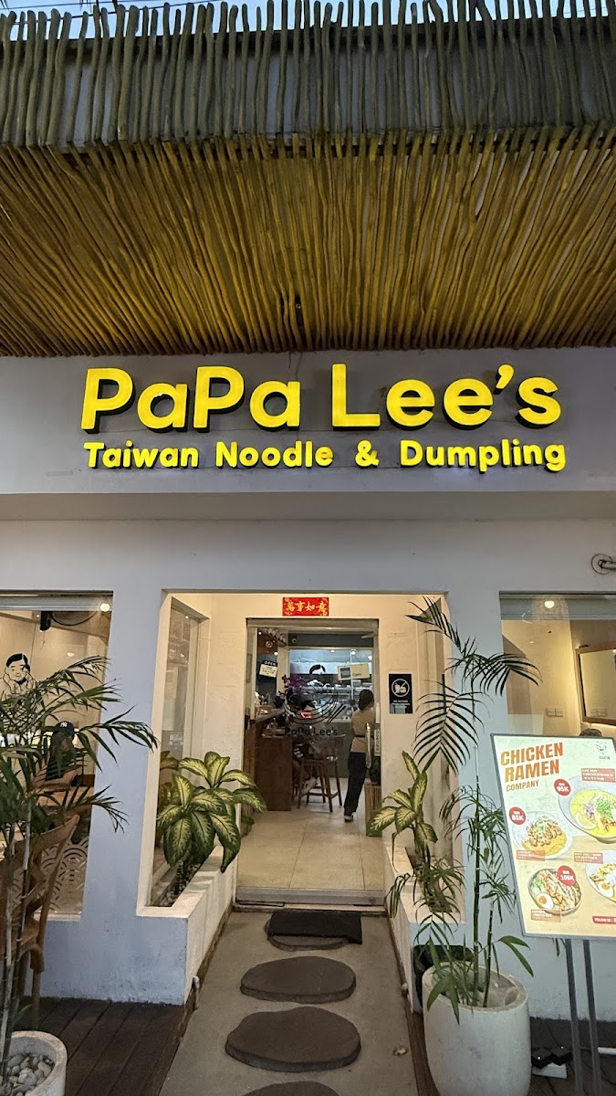 Papa Lee's Taiwan Noodle & Dumplings 台灣人的店