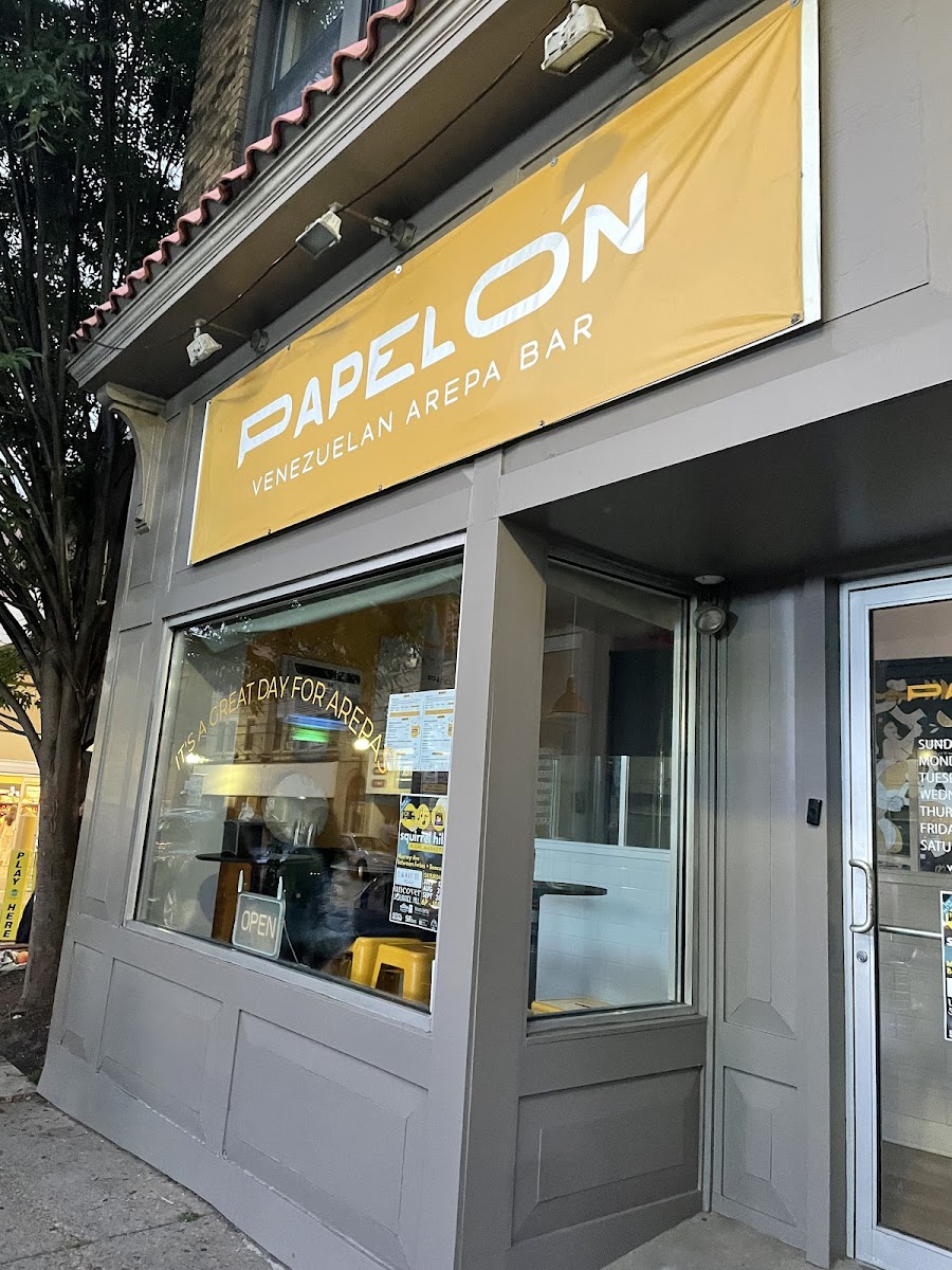 Papelón Venezuelan Arepa Bar