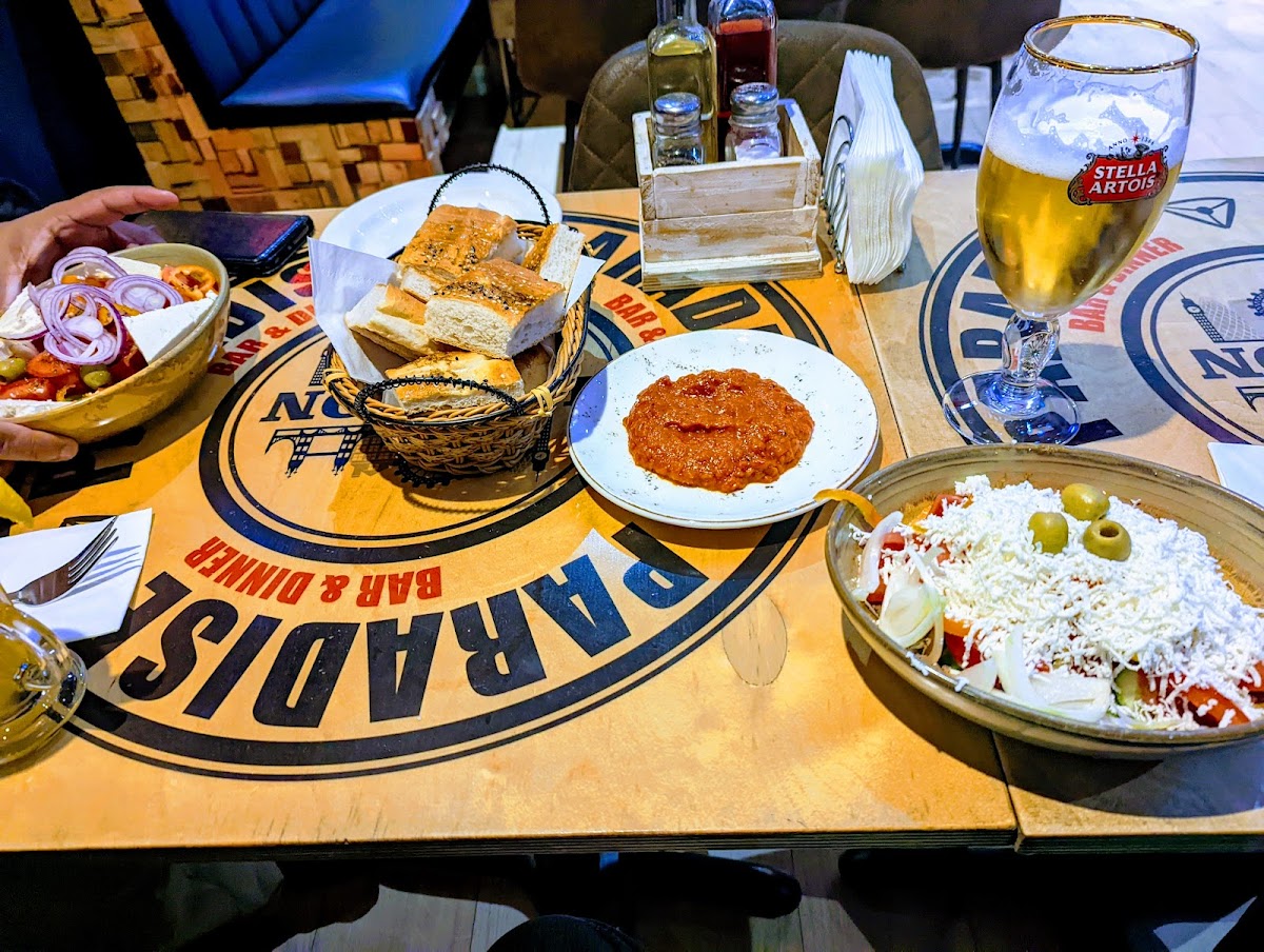 Paradise Bar & Diner-9