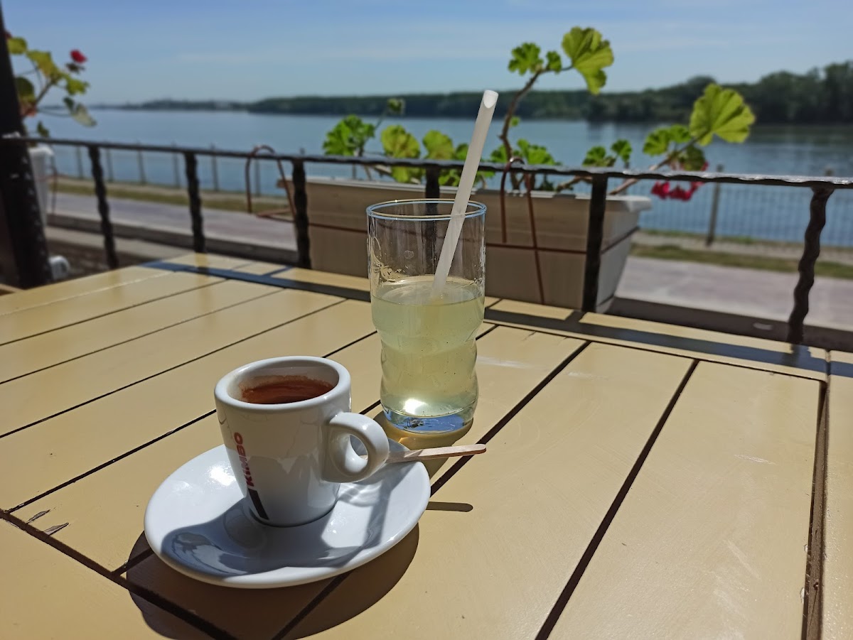 Paradise Bistro-5