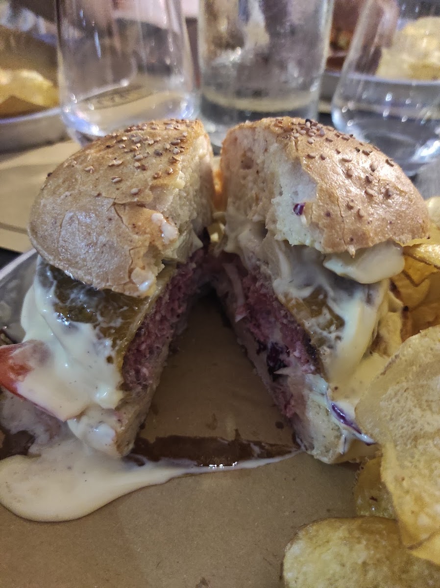 Pause - Beer Restaurant & Burger House-4