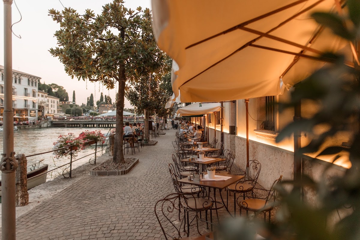 Pavillon Restaurant Cafè & Suite