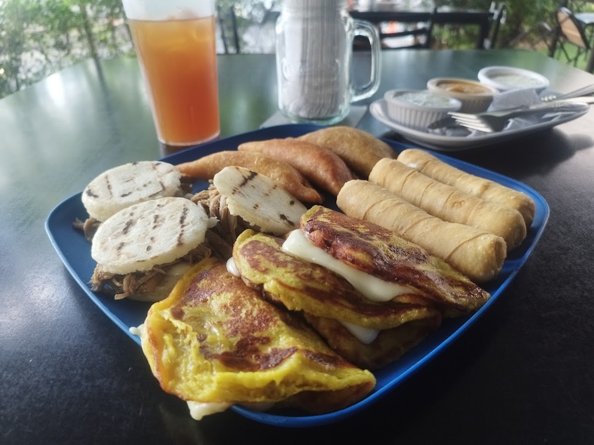 Pedacito De Venezuela En Managua-4