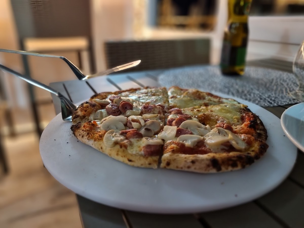 Peperoncino Pizzaria Italiana-7