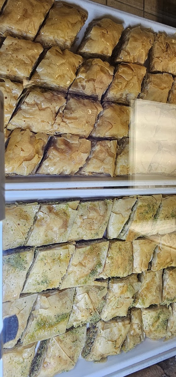 Peppy's Pizza And Pasties-5