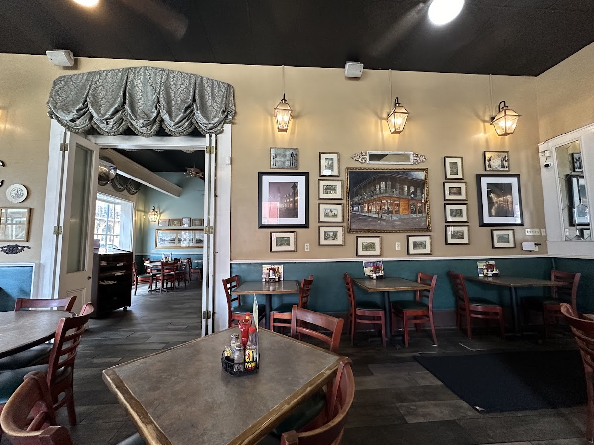 Pere Antoine Restaurant