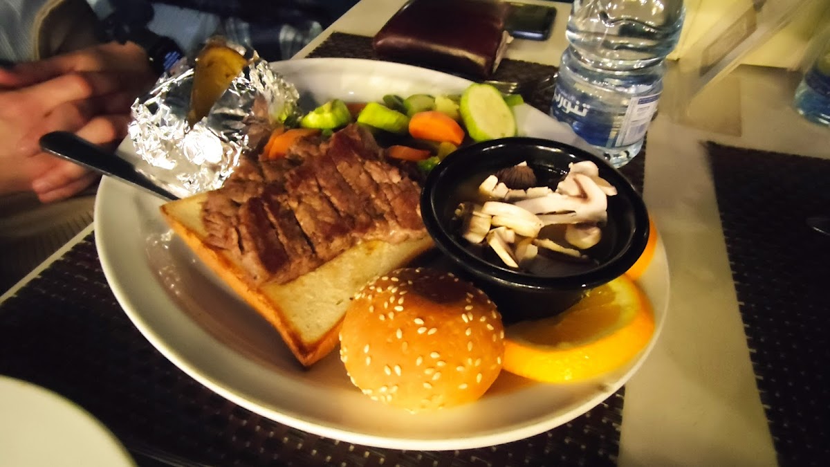 Petit Café - Restaurant-7