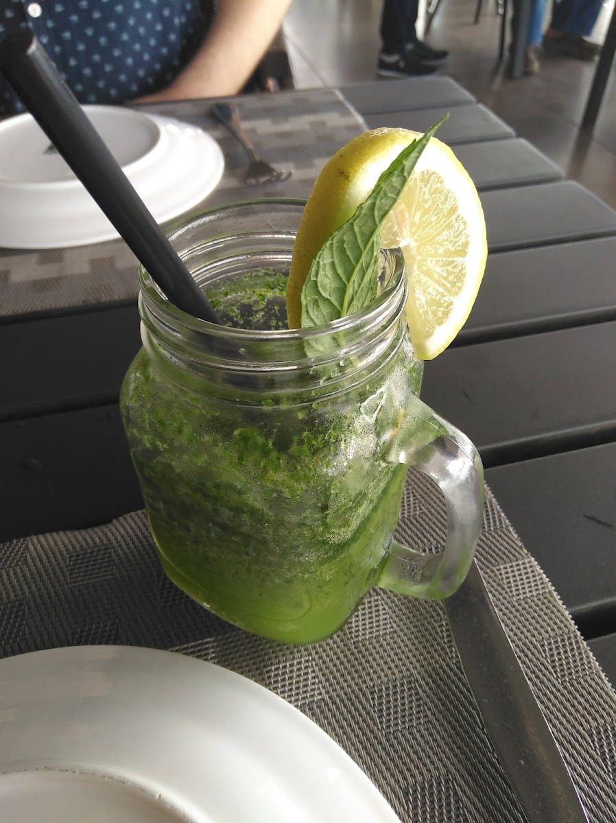 Petit Café - Restaurant-9
