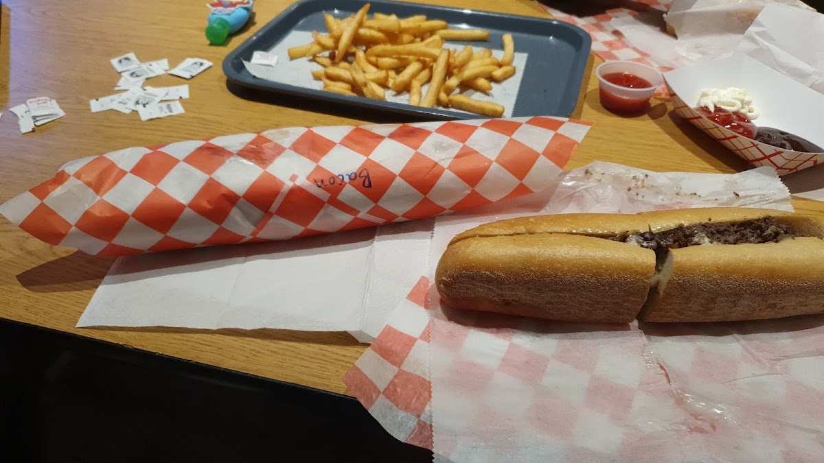 Philly's Gourmet Steaks-10
