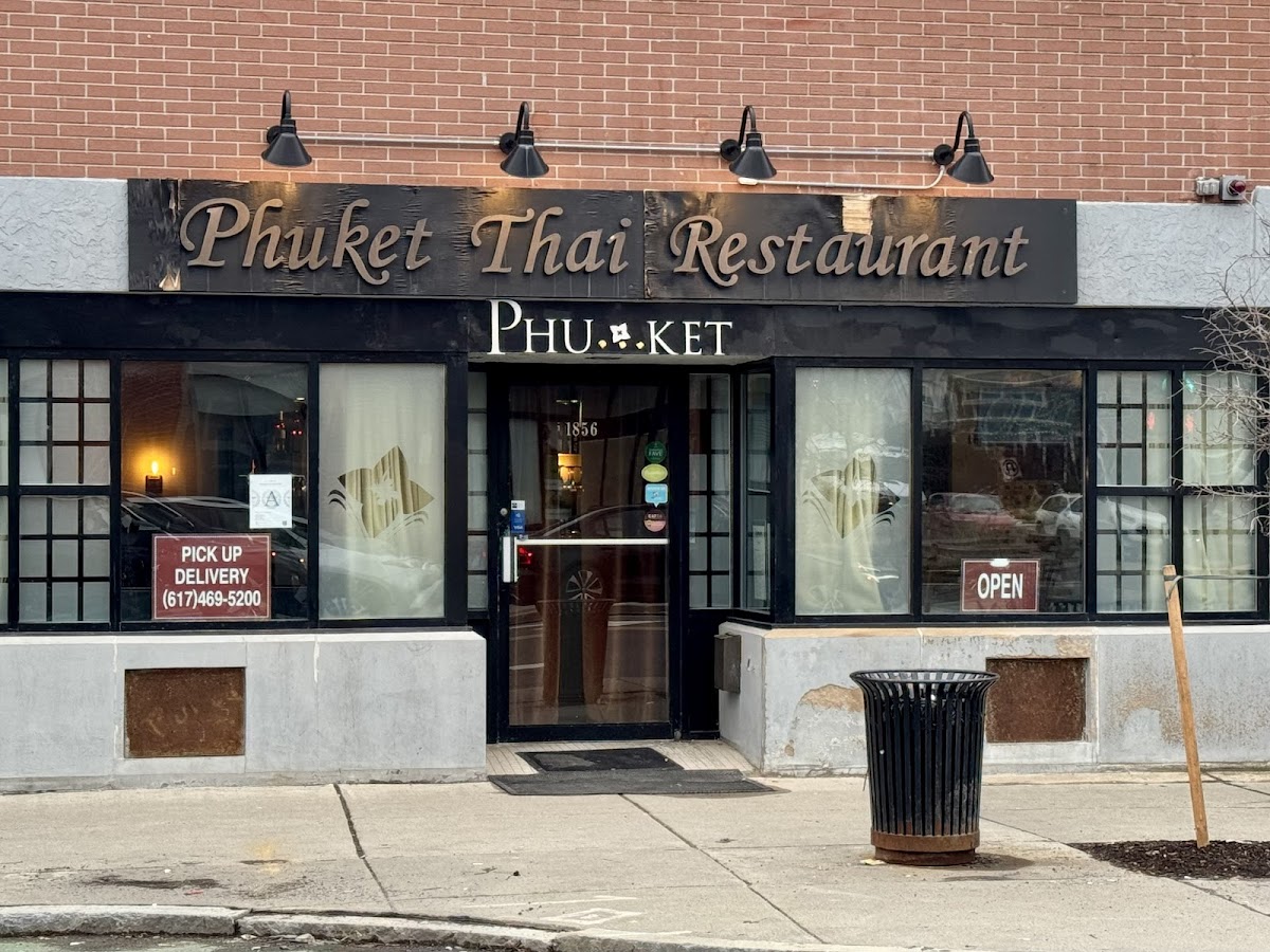 Phu-Ket Thai Restaurant