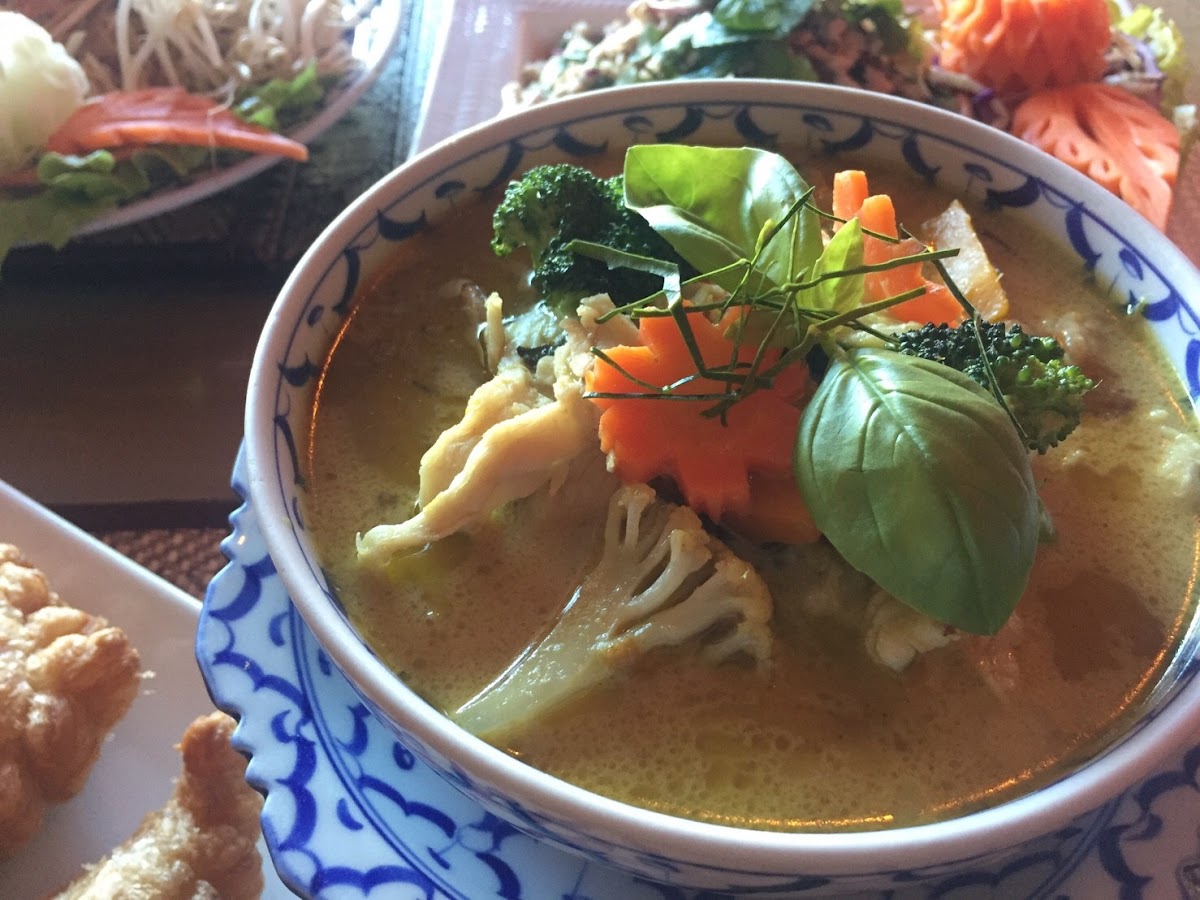 Phuthai Esarn Restaurant-4