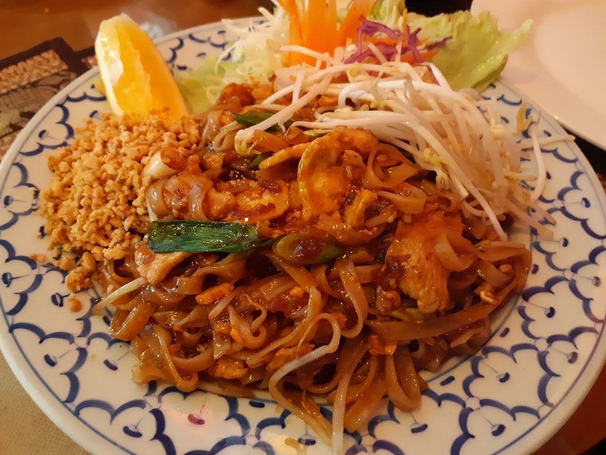 Phuthai Esarn Restaurant-5