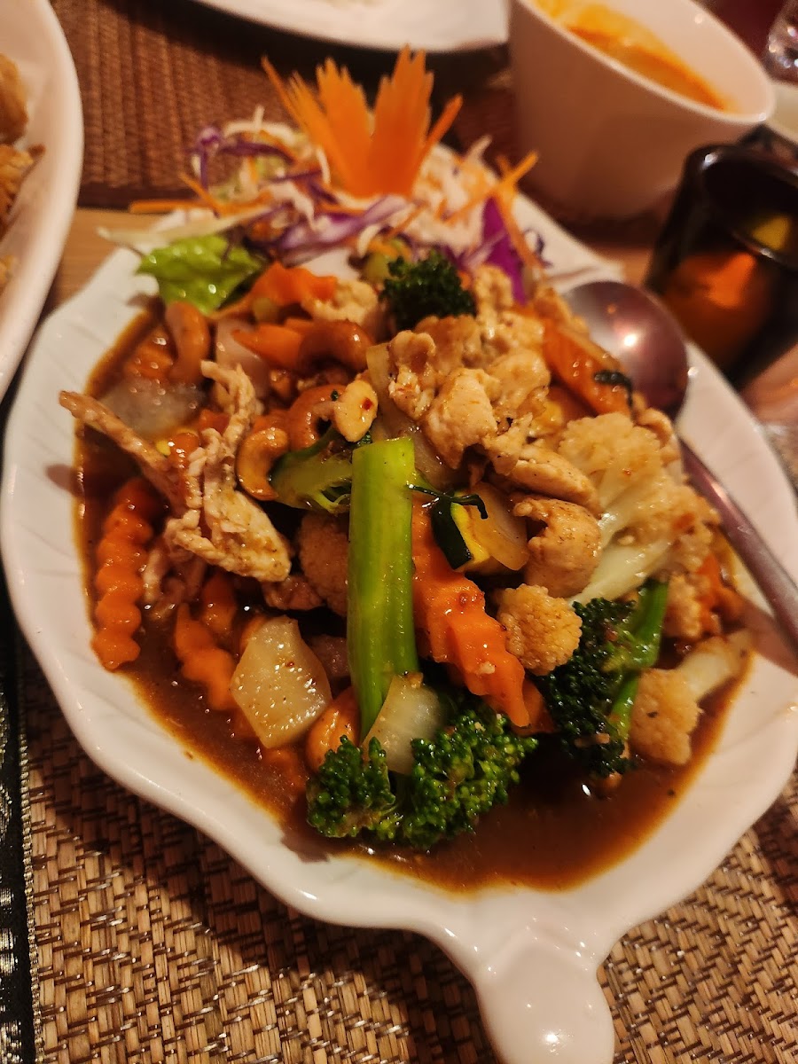 Phuthai Esarn Restaurant-6