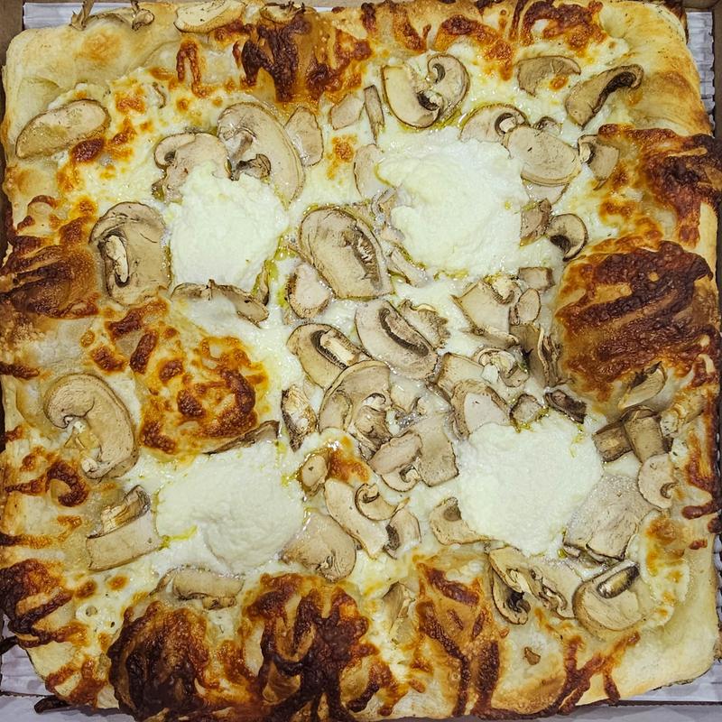 Pi Squared Pizzeria-9