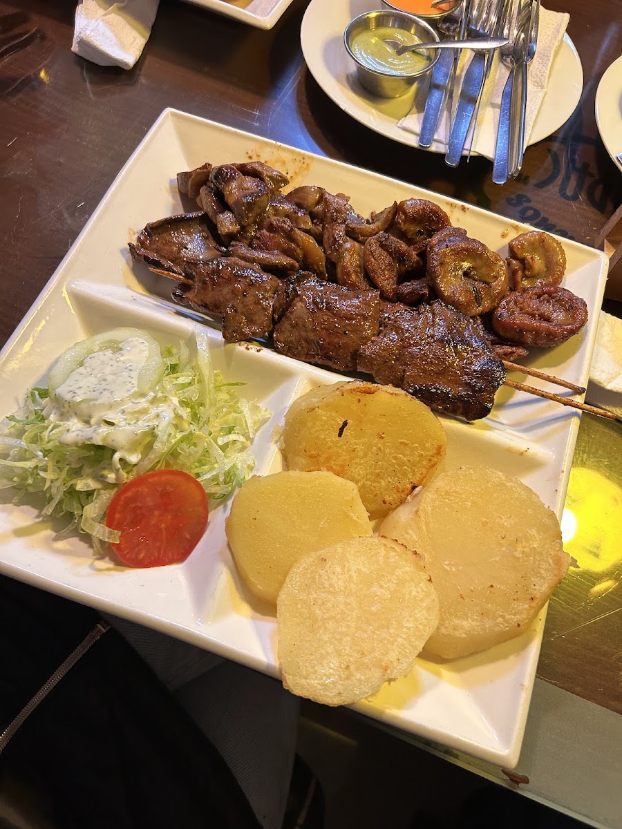 Picarones Y Anticuchos Parque Túpac-9