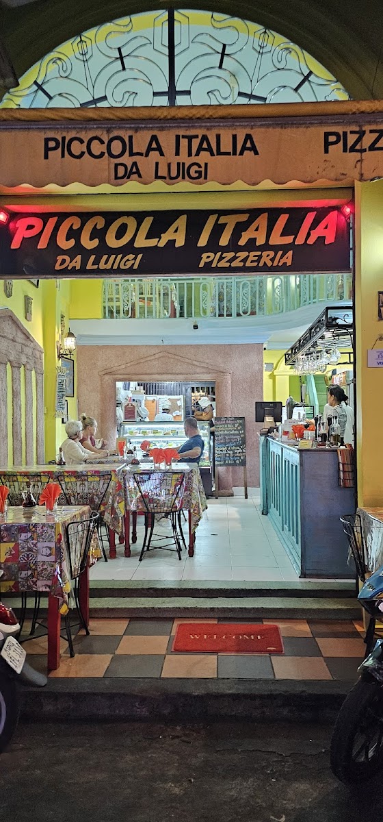 Piccola Italia Da Luigi Pizzeria-3