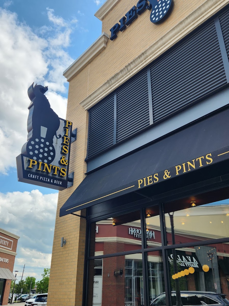 Pies & Pints - Cincinnati, Oh (Liberty Center)-4