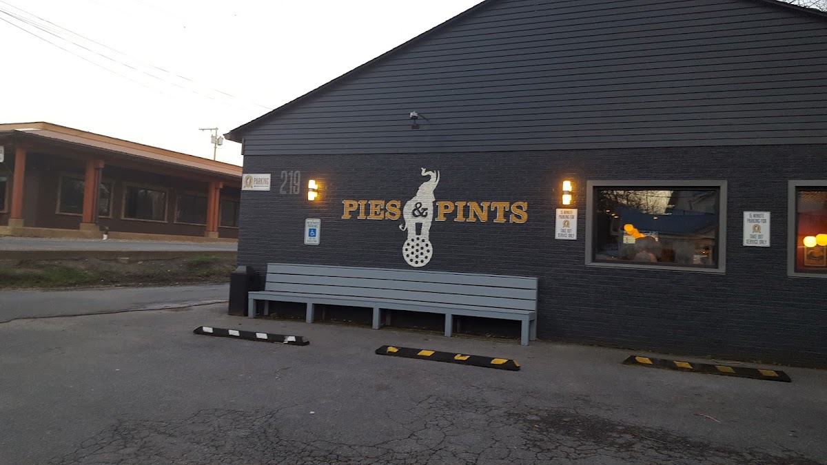 Pies & Pints - Fayetteville, Wv