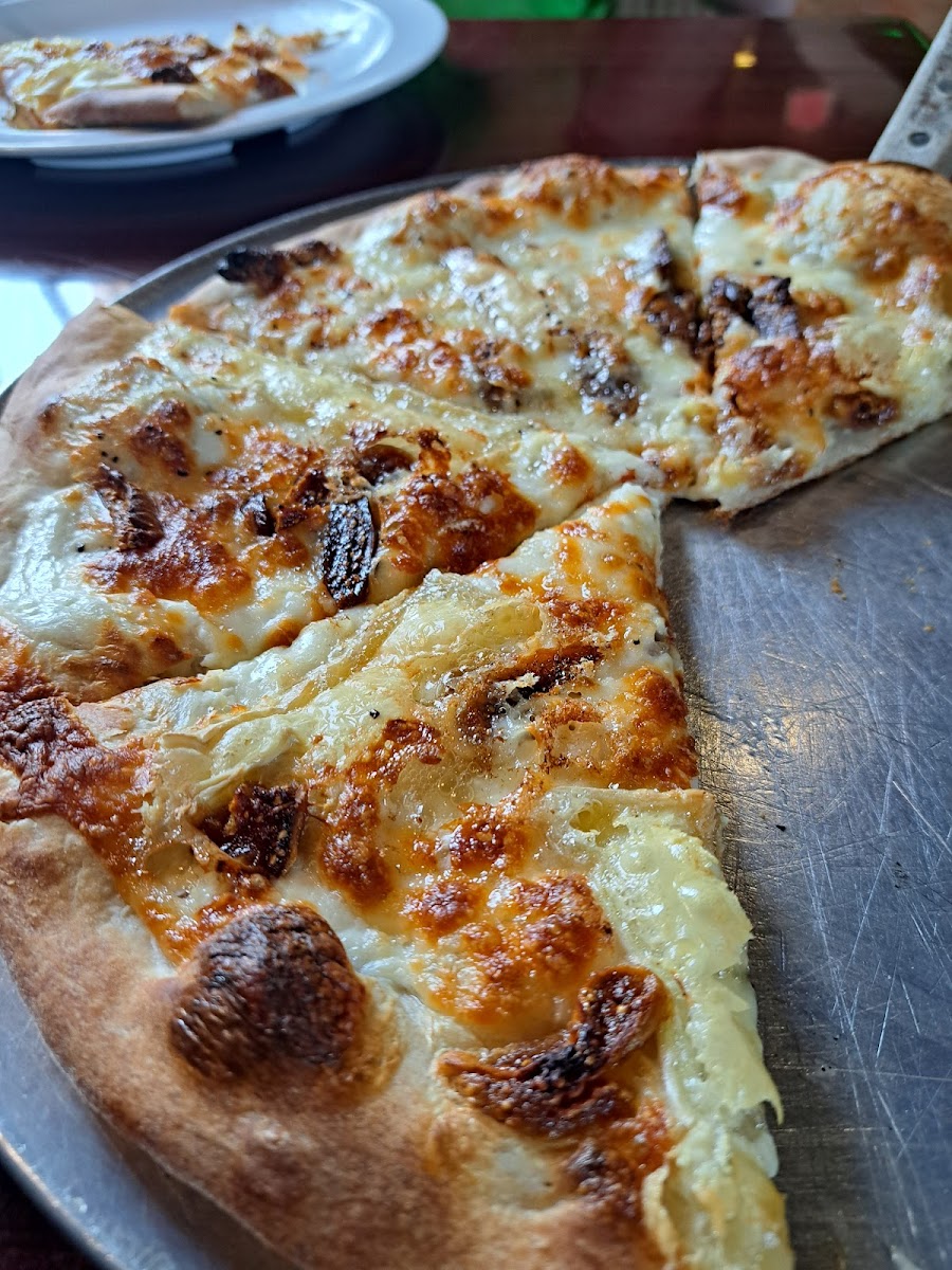 Piezano's Pizza& Pasta-7