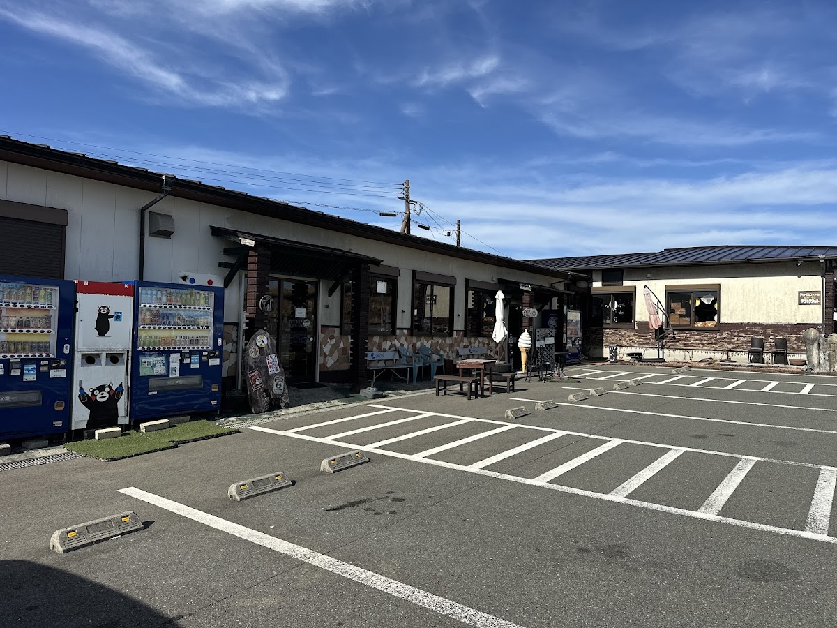 Pig Fluke Cafe-4