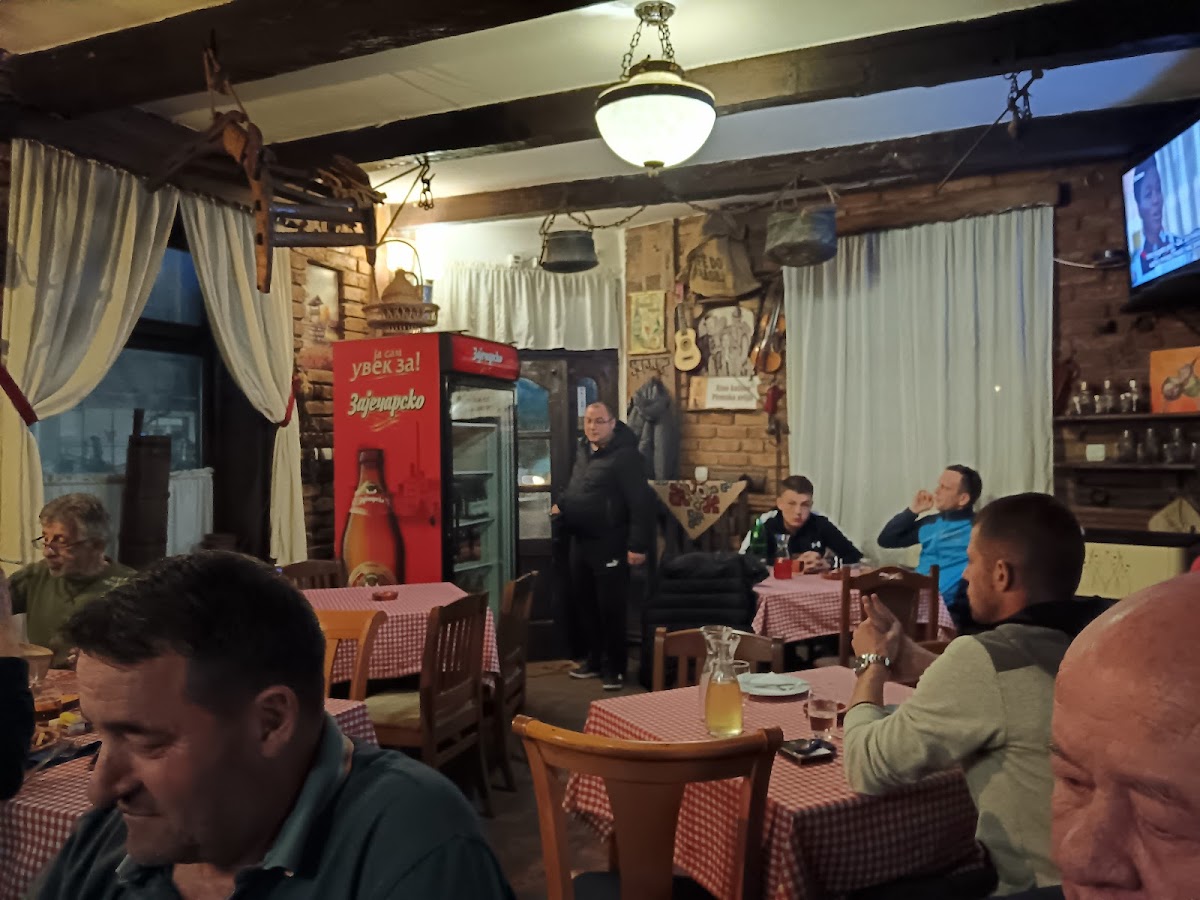Pirotska Avlija
