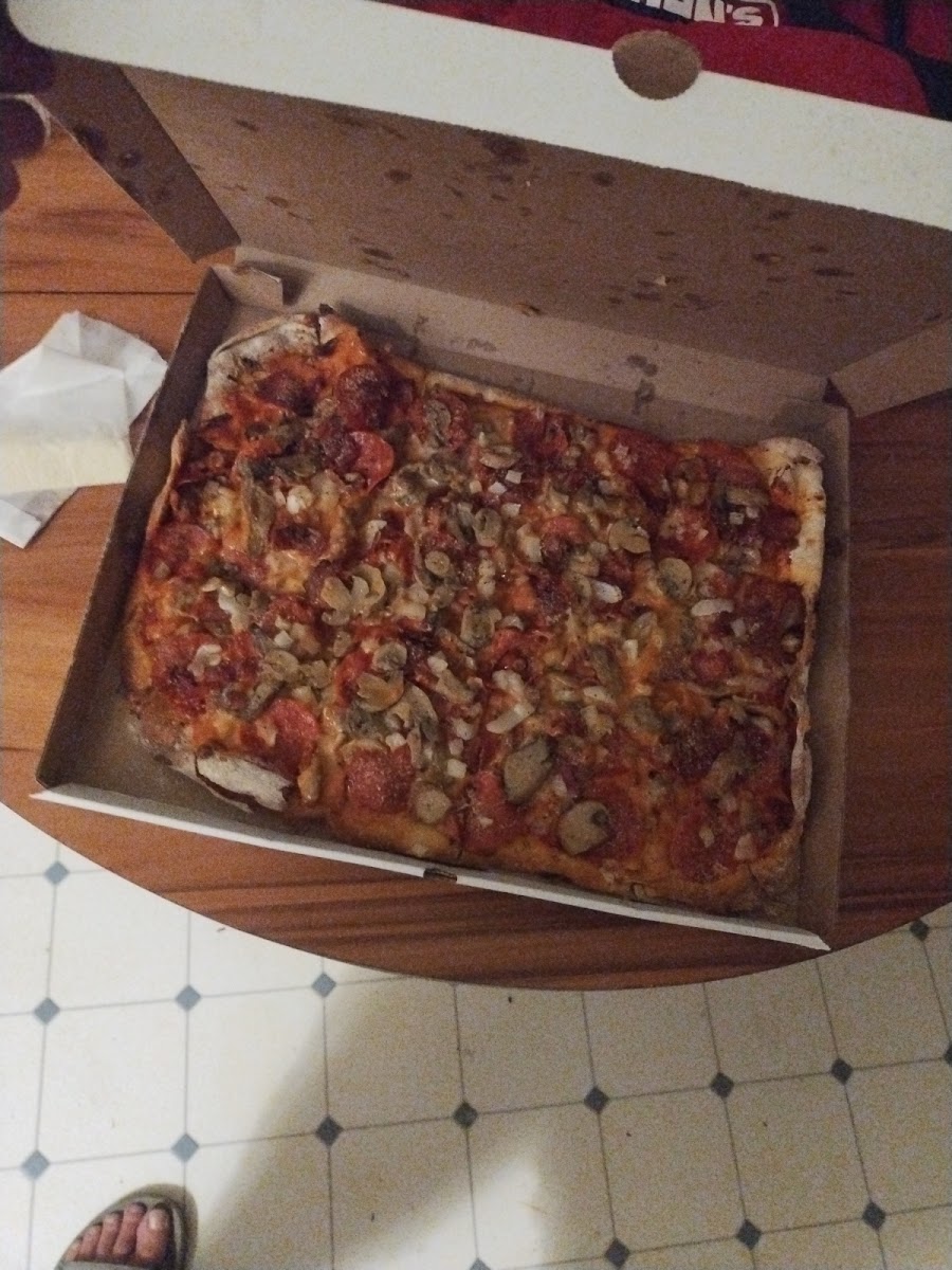 Pirrone's Pizzeria-9