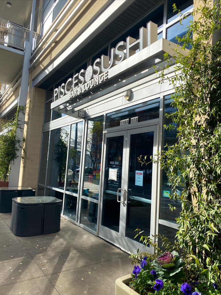 Pisces Sushi Bar And Lounge
