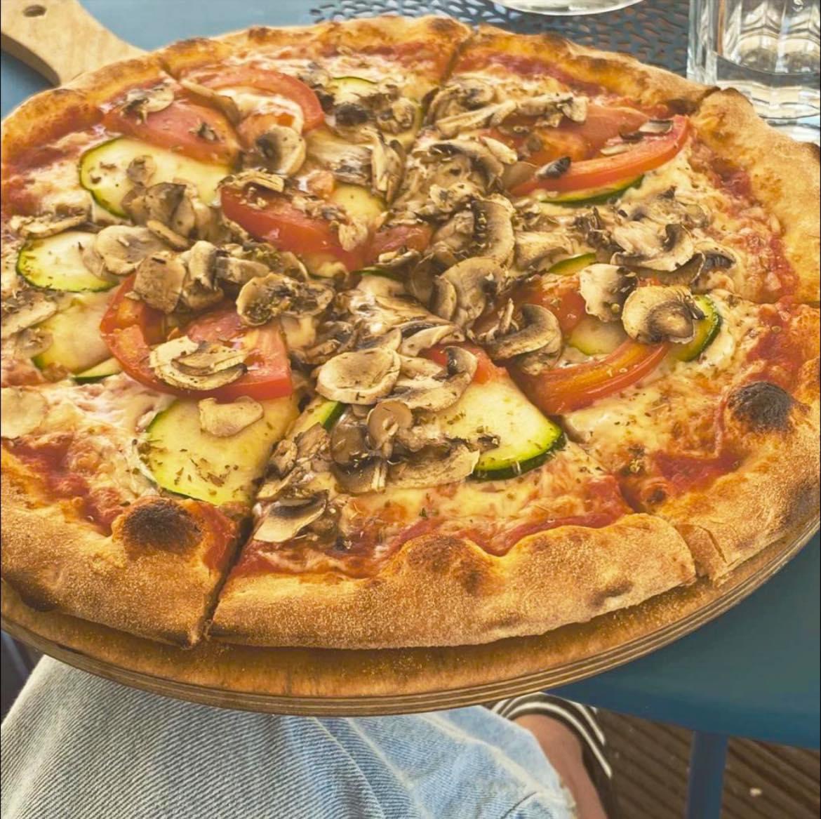 Pizza & Burger Bar Maro-5