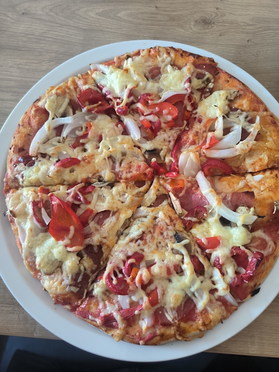 Pizza Da Luigi-3