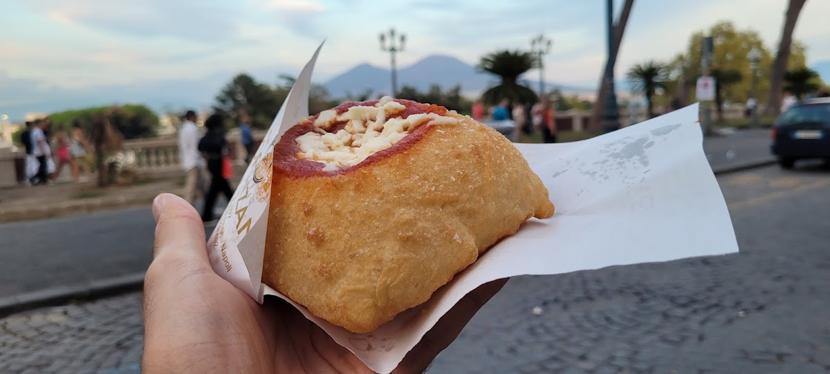 Pizza E Motori - Pizzeria Lungomare Napoli, Ristorante, Bar-5