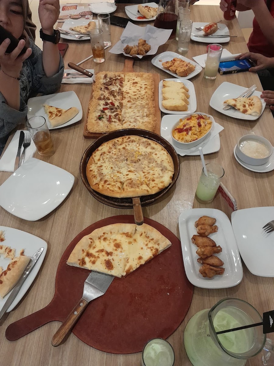 Pizza Hut Pandanaran-10