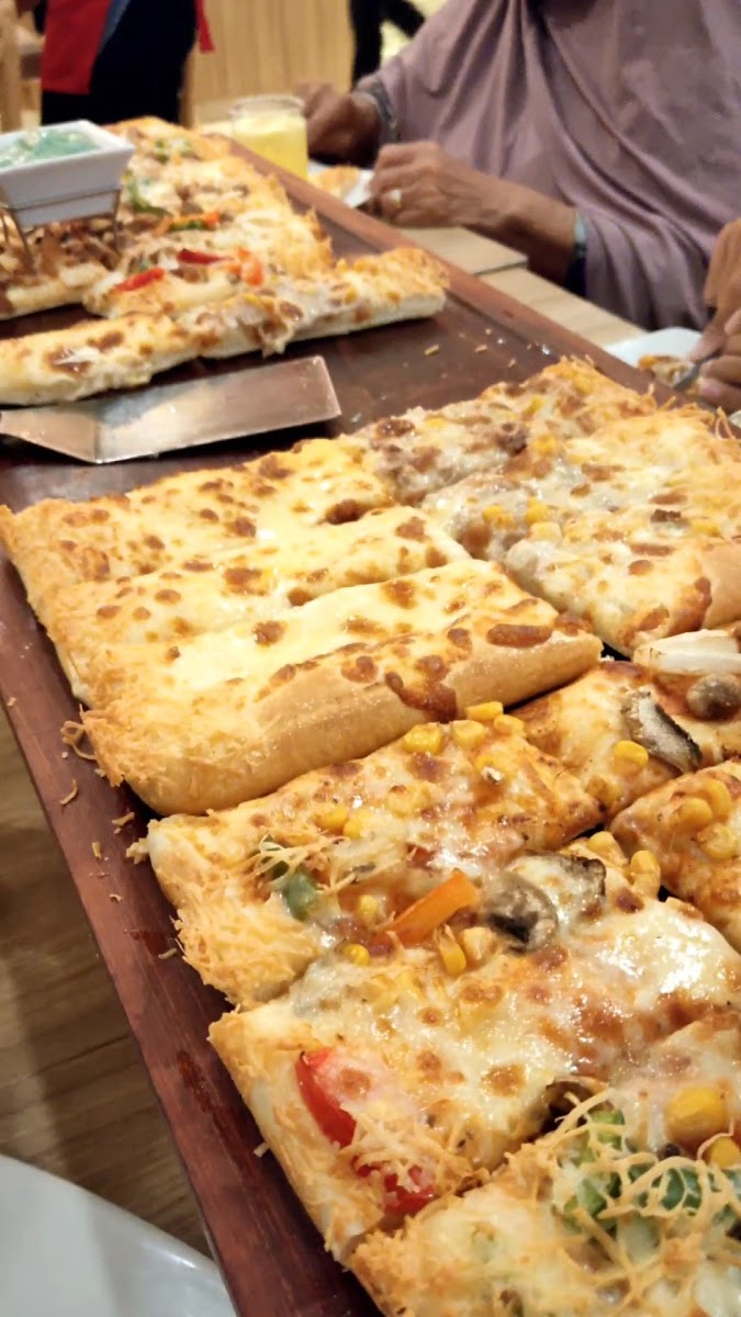 Pizza Hut Pandanaran-2