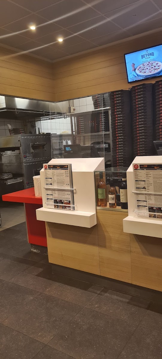 Pizza Hut Uccle-3