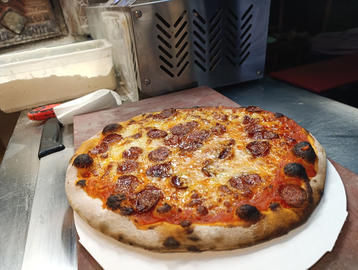 Pizza Stand Lucania