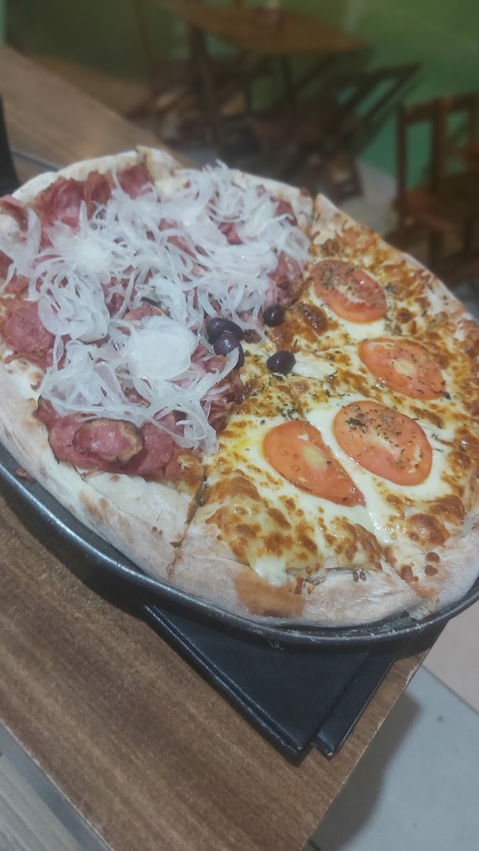 Pizzaria E Esfiharia Rafa Pizza-5
