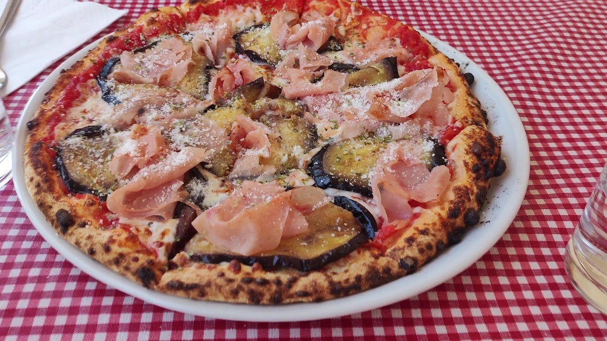 Pizzeria 5000 Grados-2