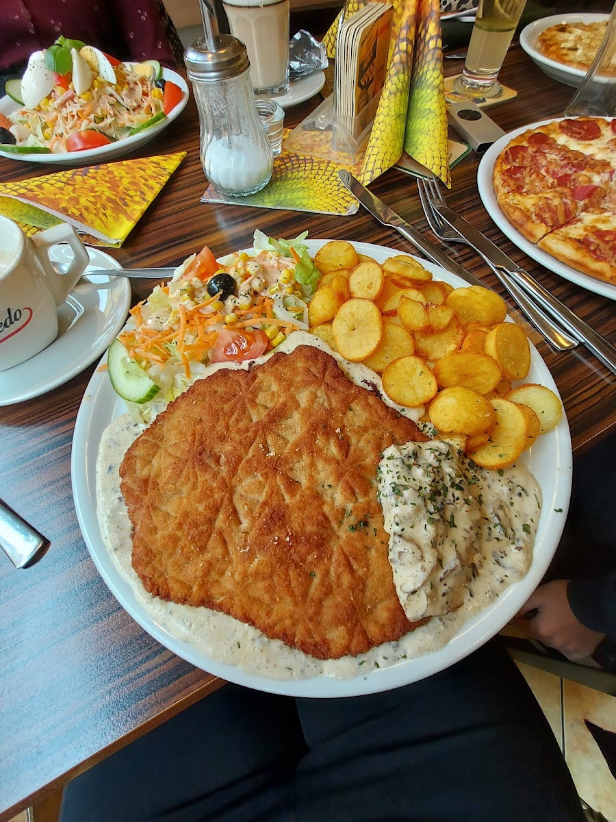 Pizzeria Avanti-3