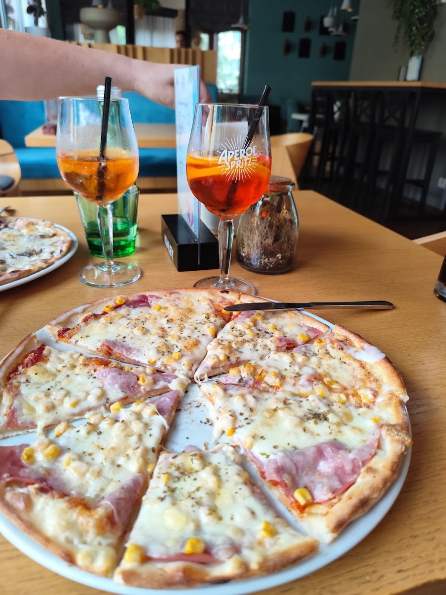 Pizzeria & Caffé Bar-4