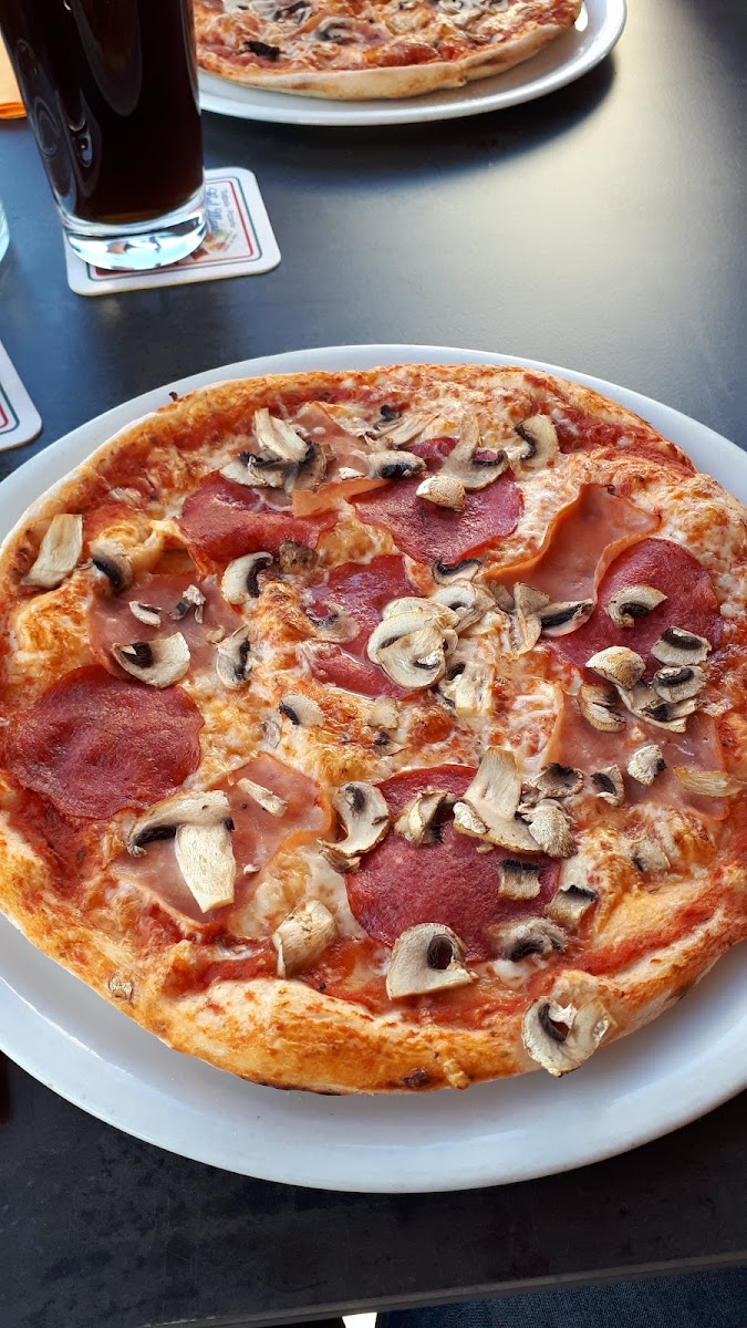 Pizzeria Capri-3