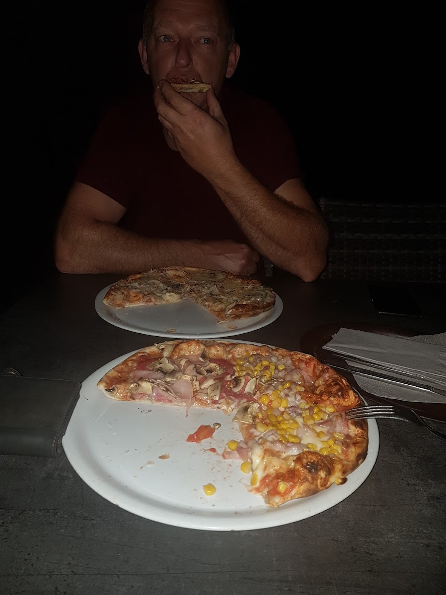Pizzeria Capri-7
