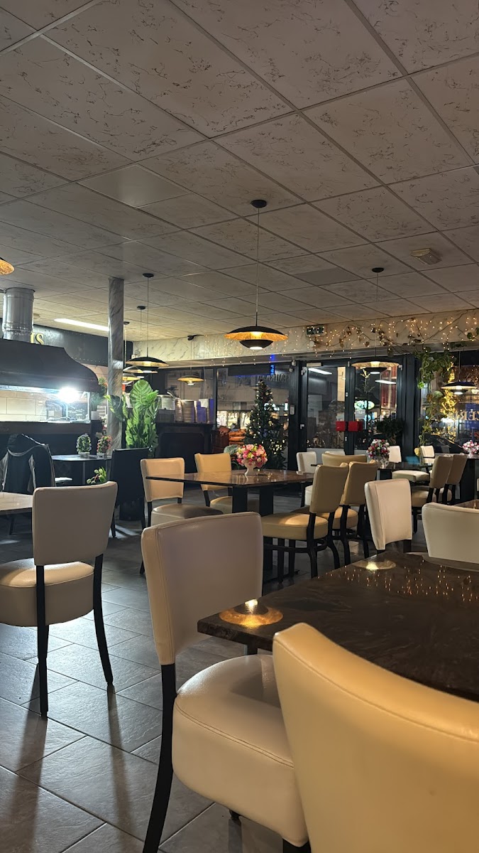 Pizzeria Grillroom Semiramis-3