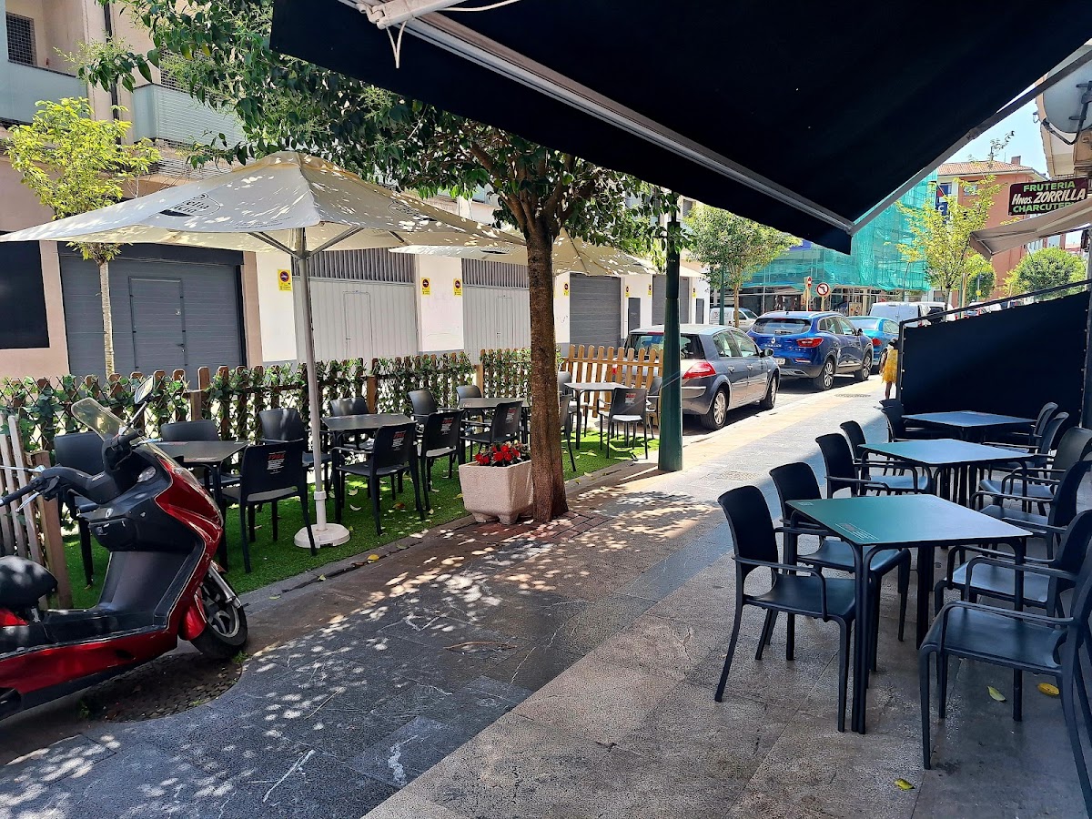 Pizzeria Italiana Mamma Mia Pita Gyros Y Cafeteria