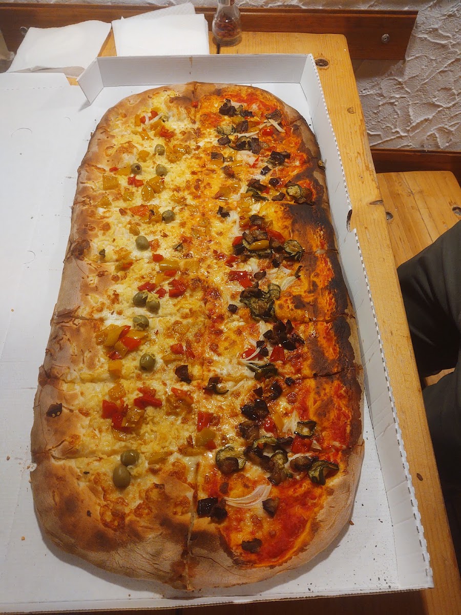 Pizzeria La Cometa-5