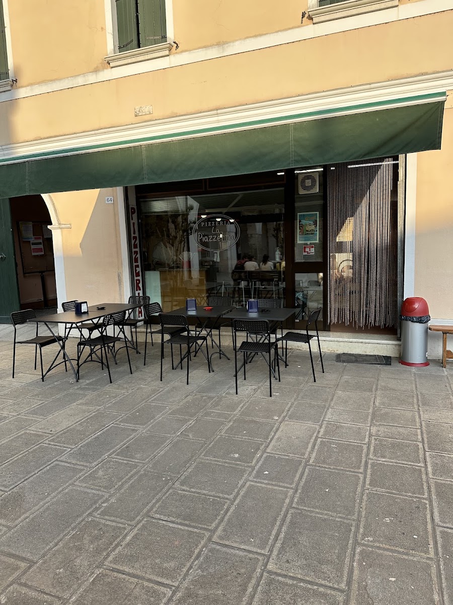 Pizzeria La Piazzetta Pizza&kebab