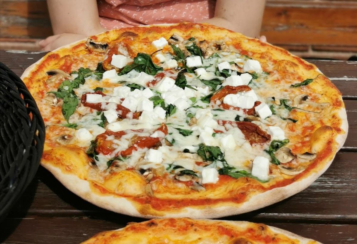 Pizzeria Newroz-8