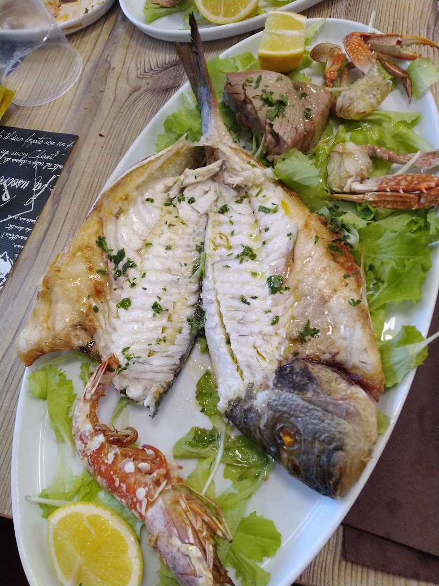 Pizzeria Oltremare Specialita Di Pesce E Pizza-5
